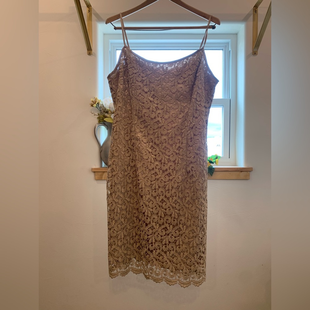 Chic Lace Midi Dress in Gold